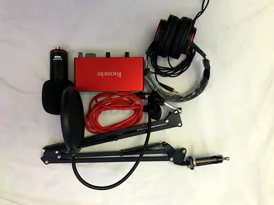 Focusrite Scarlett 2i2 3rd gen  kit with condenser mic, boom arm, pop filter and headphones