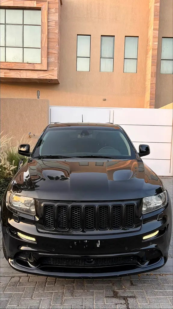 Jeep Grand Cherokee 2013 — photo 1 of 13