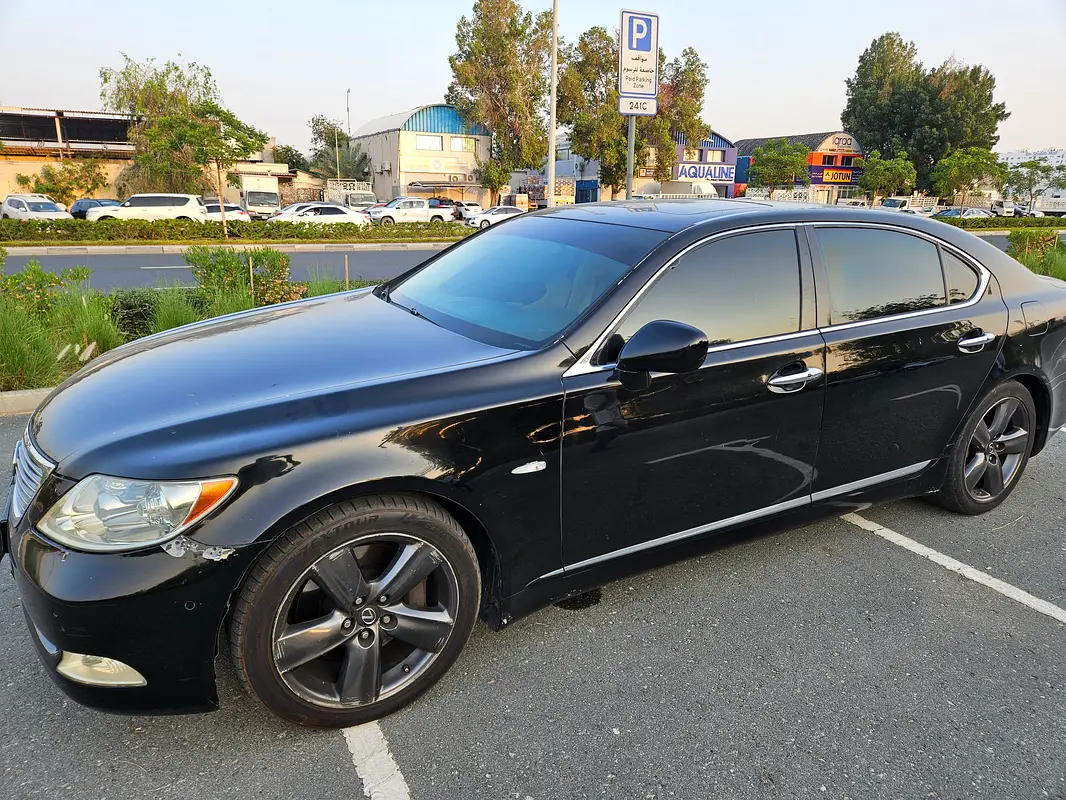 Lexus LS-Series 2007 — photo 1 of 6