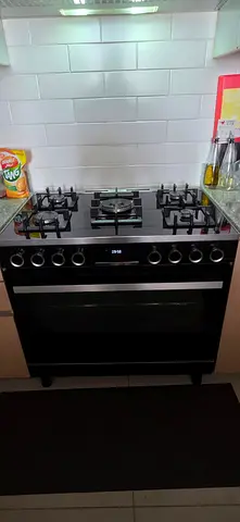 Bosch Series 8 – 90cm Full Gas Range Cooker (Excellent Condition)