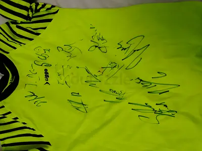 Signed tshirt from al hilal players,Bono, koulbaly, Salem al dawsri, and more. I have a proof