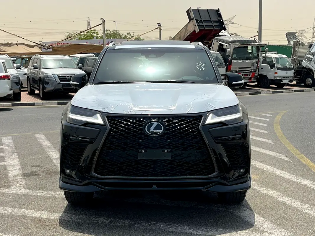 Lexus LX-Series 2025 — photo 1 of 20