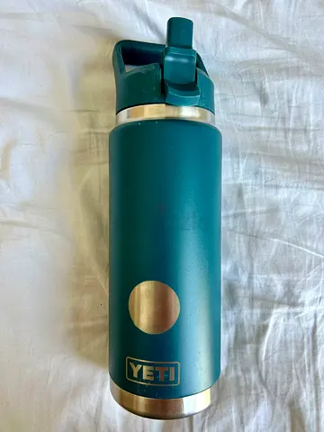 YETI Rambler 26oz/769ml insulated bottle with straw lid - teal, used
