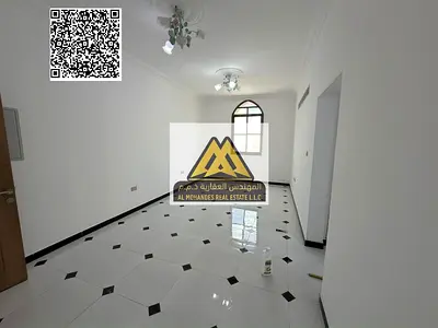 شقة غرفتين وصالة للإيجار السنوي في الروضة 3 عجمان، من أفخم وأجمل الشقق بتشطيبات سوبر ديلوكس داخل بناية عائلات حديثة، بنظام دخول ذكي بالكارد، في موقع م