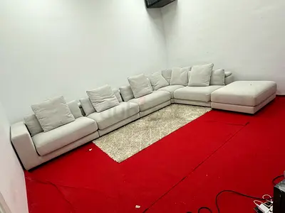 As like new condition Chattlesmore 6 pieces sofa