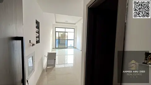 غرفتين ماستر اول ساكن صالة كبيرة مطبخ واسع 3 حمام بلكون اطلالة مفتوحة تكييف مركزي تسهيلات في الدفع قريب لمخرج دبي الشارقة تامين شيك لايصرف بعد شهرين