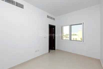 EXCLUSIVE | Corner Unit | Vacant | Type B