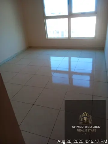فرصه للبيع بمدينه الامارات ,ارقي واوسع غرفتين وصاله,باركينج مجاني,بلكونه,موقع مميز ,قريبه من جميع الخدمات,الشقه خالصه ,120 متر