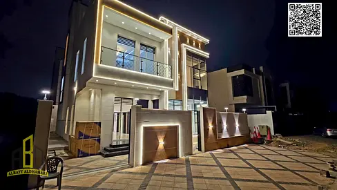 Luxury villa for sale opposite a park, ready for immediate occupancy, including registration fees, water, electricity, and air conditioning, with very