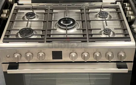 Bosch full gas cooker like new 5 burner with oven fan new model free delivery with warranty