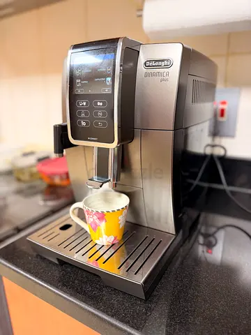 DeLonghi Dinamica Plus Fully Automatic Espresso Machine - Excellent Condition