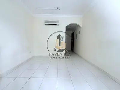 VERY SPACIOUS STODIO APARTMENT// SPRITE KITCHEN // PRIME LOCATION // FAMILY BUILDING // REASONABLE