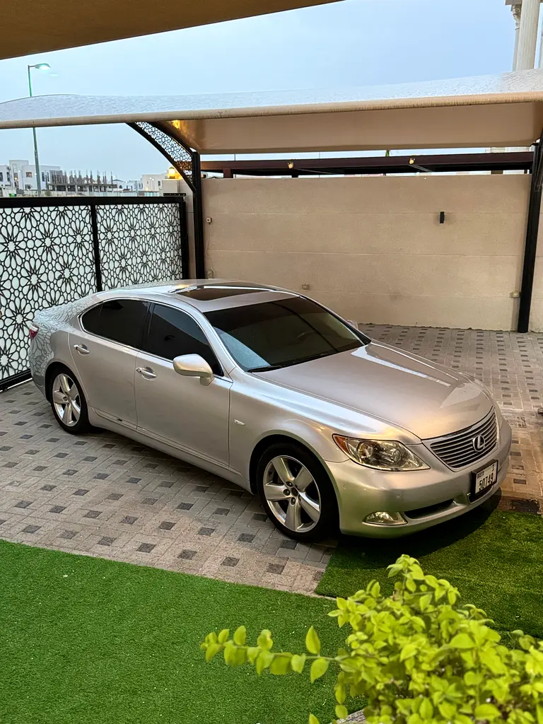 Lexus LS-Series 2007 — photo 1 of 5