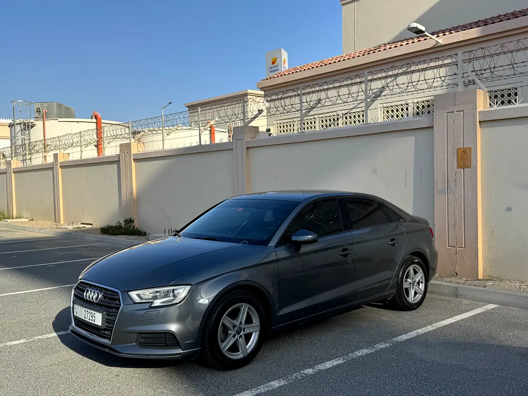 Audi A3 2019 — photo 1 of 7