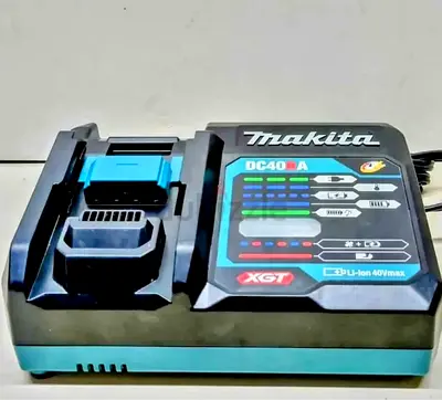 MAKITA 40V CHARGER