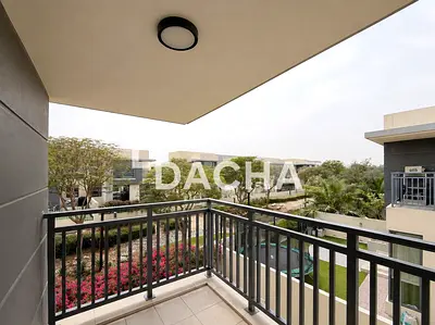 VACANT I E2 I CORNER I GREEN BELT I 4+MAID