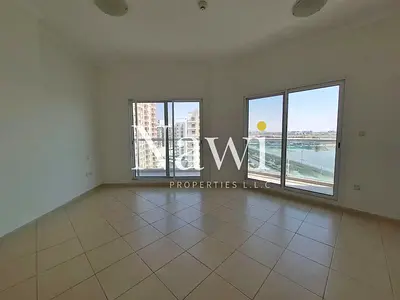 Vacant | Large | Prime Location | Bright