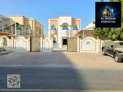 فيلا مستعملة 5 غرف للبيع في الروضة 3 | مساحة 5000 قدم | 1.75 مليون شامل كهربه ومياه ومكيفلات الخدمات