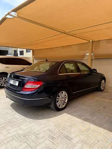 Mercedes C200 - GCC excellent condition