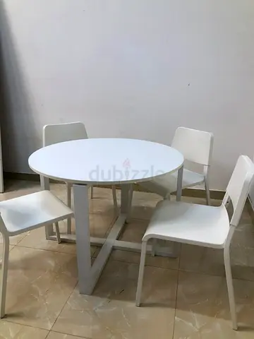 White 4-Chair dining set