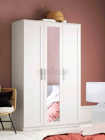 3 door Cabinet