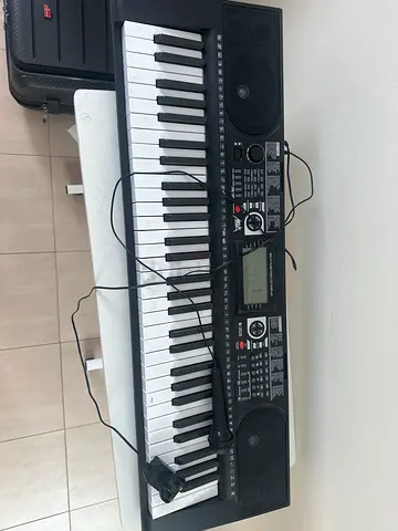 Casio-Style 61-Key Electronic Keyboard with Built-in Speakers and Mic