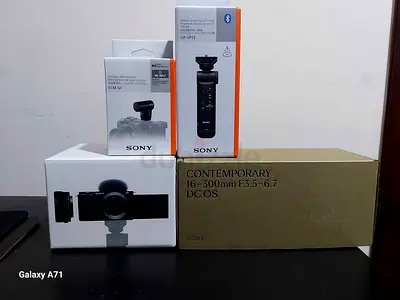 Sony ZV-E10 Vlogging Kit + Sigma 16-300 + Mic + Grip