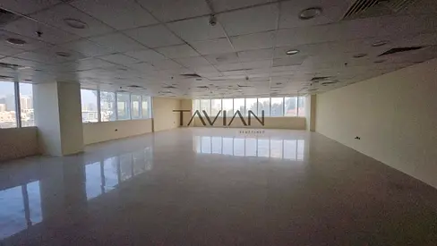 Expansive Size, Vacant, DED, 2 Park Space