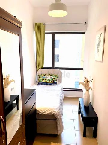 Super Clean partitioned room , nice flatmates 😊