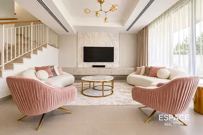 Furnished | Corner Plot | Single Row