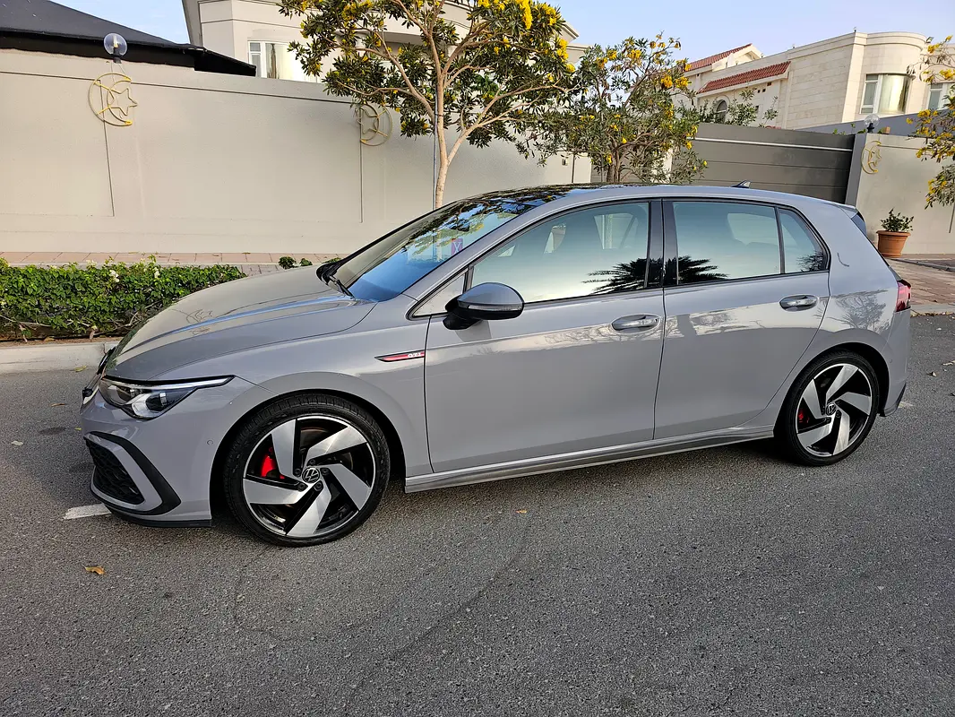 Volkswagen Golf 2024 — photo 1 of 16