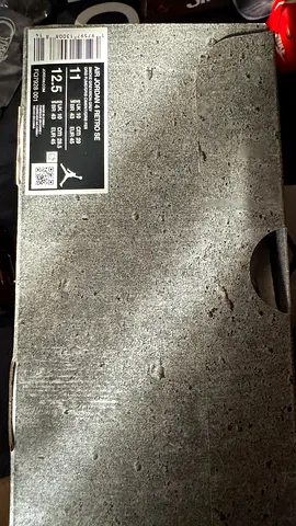 Wet Cements Jordan 4