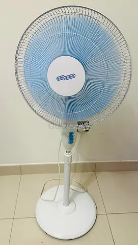 White Oscillating Pedestal Fan - Good Working Condition