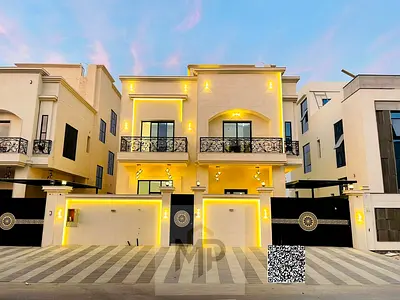 فيلا فاخرة من طابقين بتصميم عصري، تضم ست غرف نوم رئيسية ومجلس أنيق وصالة واسعة. رسوم التسجيل تشمل