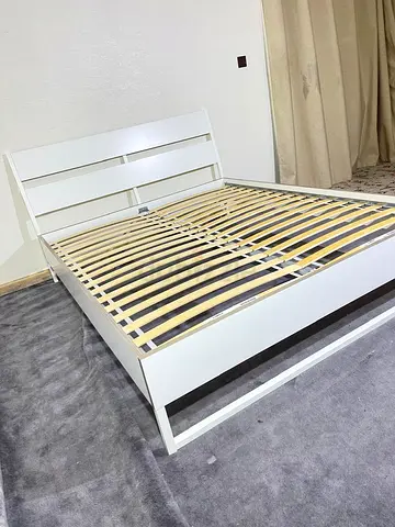 Ikea queen bed 140×200