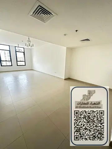 3-bedroom apartment with a living room on Al Ittihad Street, next to Emirates Markets. Spacious, new tower, close to all services, behind D2D.
