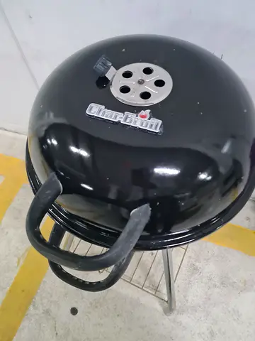 Portable Charcoal BBQ Grill (Kettle Style) - Good Working Condition