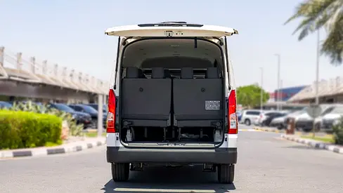2026 Toyota HIACE — фото 3