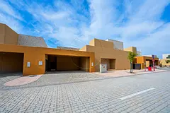 Single Row Villa | Huge Plot | Ready for Occupancy