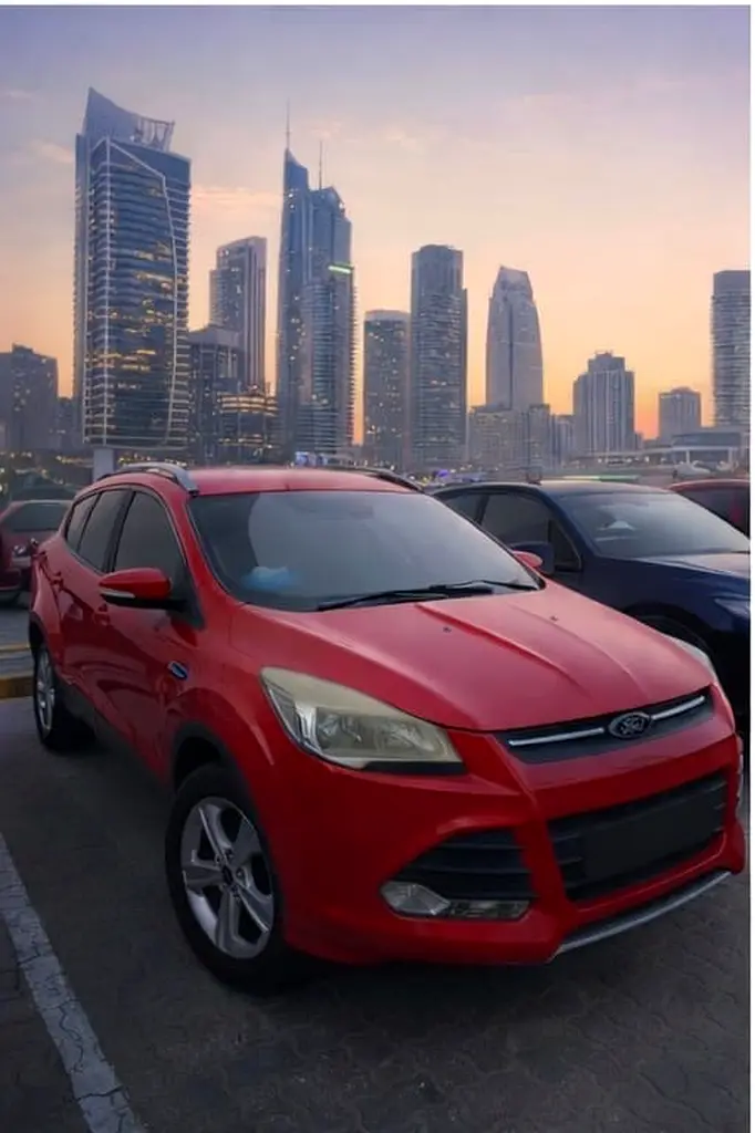 Ford Escape 2015 — photo 1 of 4
