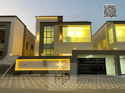 The villa features luxurious finishes, including cost, fees and air conditioning, and boasts an elegant design that enhances privacy.