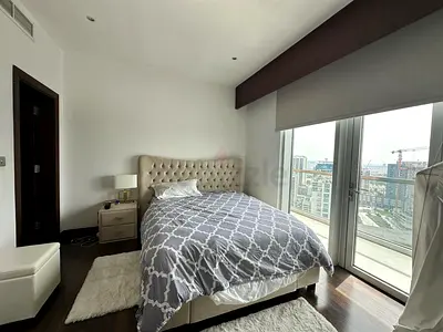 Bed perfect condition 150cm + mattress + side table