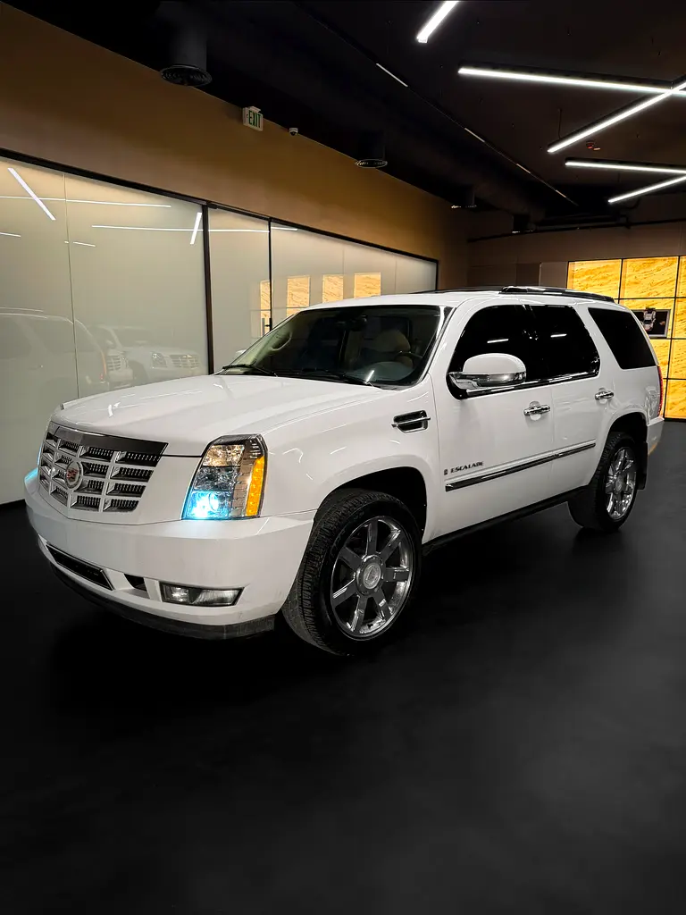 Cadillac Escalade 2008 — photo 1 of 14