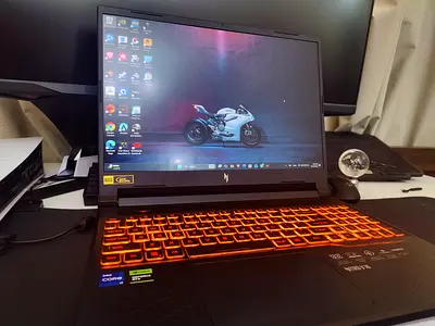 Nitro v16 Gaming Laptop - Core i7 14650HX, 8GB RTX 4060, 16GB DDR5 5600MHz RAM