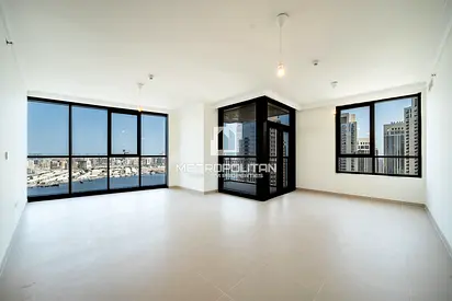 Stunning Canal and Burj Views | Spacious Layout
