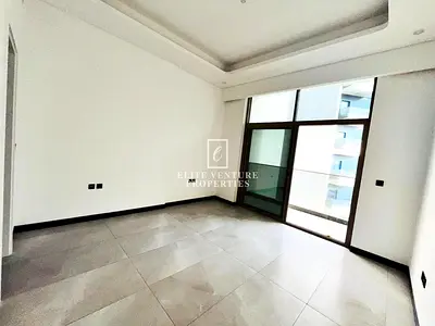 VACANT | PRIME LOCATION | SPACIOUS