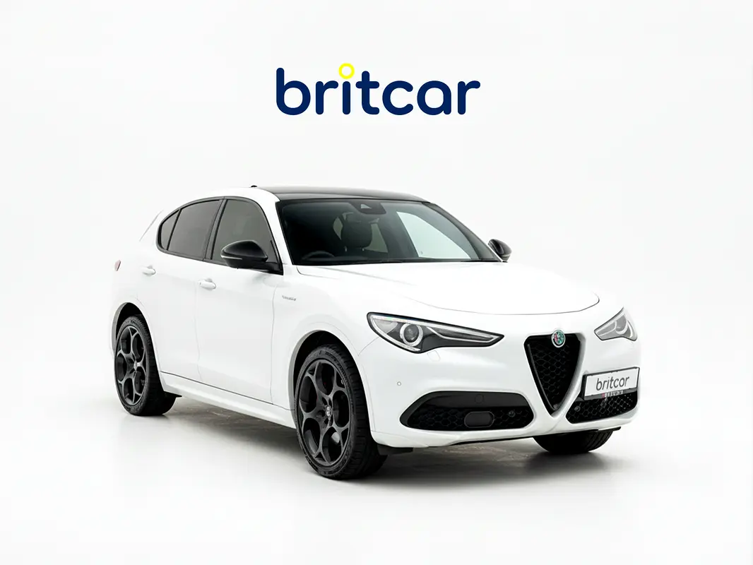 Alfa Romeo Stelvio 2023 — photo 1 of 15