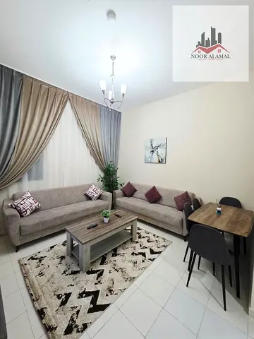 الشارقه القاسميه شقه مفروشه فرش سوبر ديلوكس اول ساكن غرفتين وصاله ومطبخ وحمامين السعر شامل الانترنت وباركن