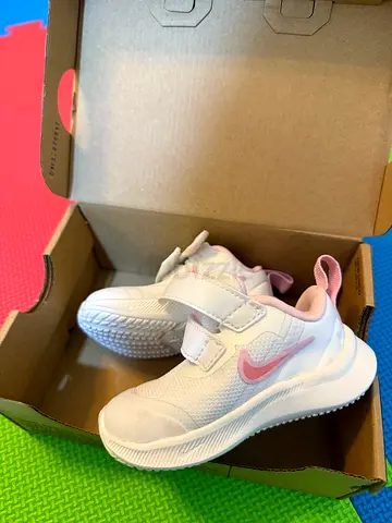 NEW Nike baby/toddler Star Runner 3 SE size 19.5