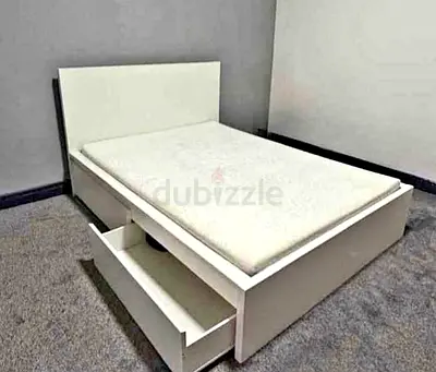 Ikea Malm bed with mattress 140x200